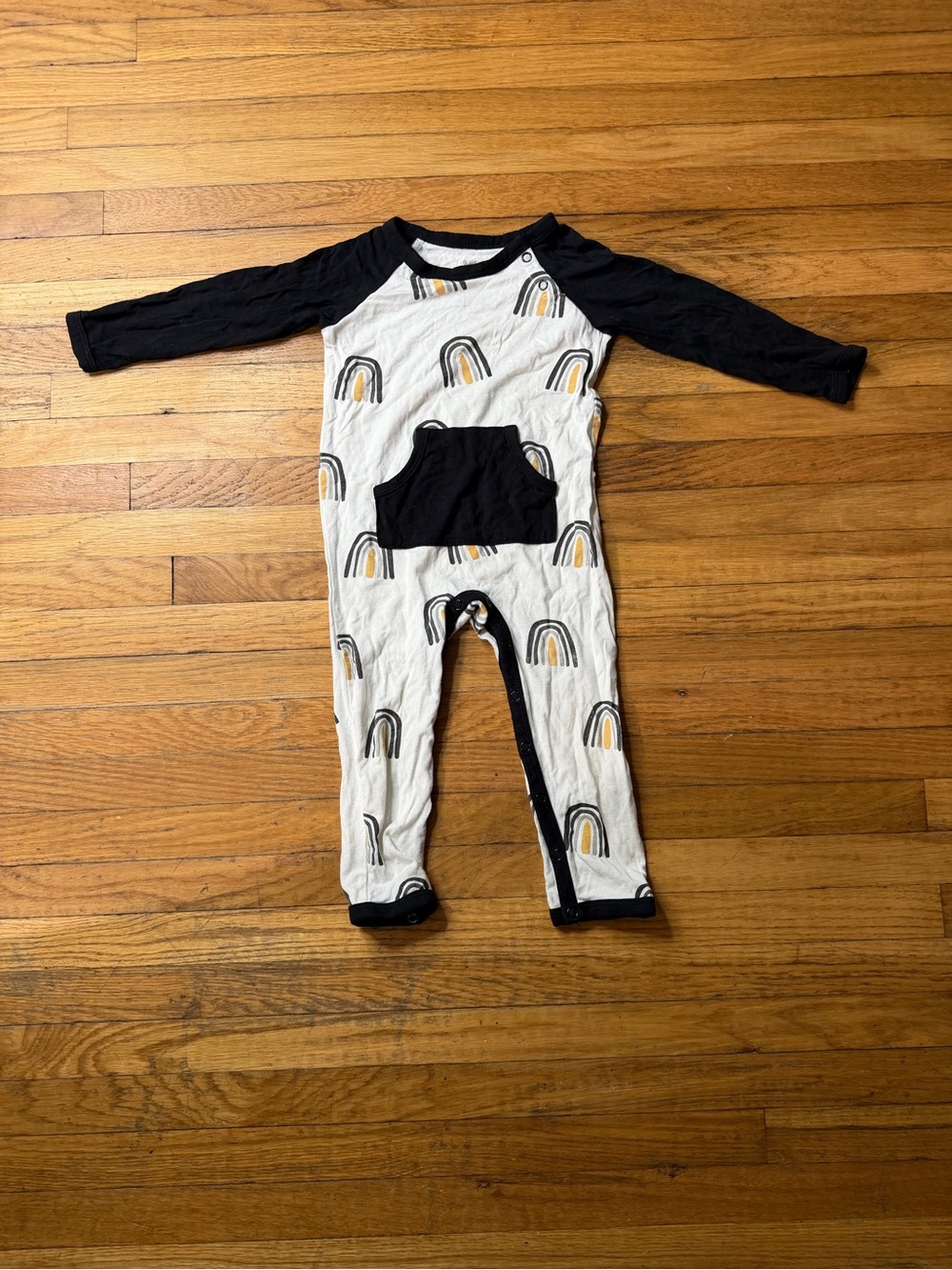 Kyte bamboo 12/18 Rainbow Romper